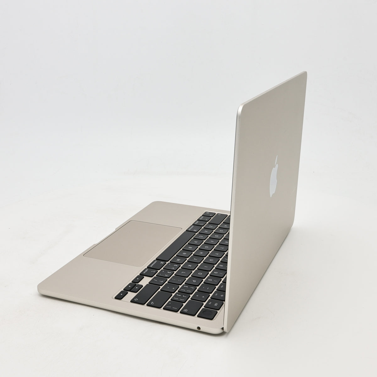 95新 Apple MacBook Air 22年 13寸 M2（8+8核） 8G RAM 256G SSD 星光色