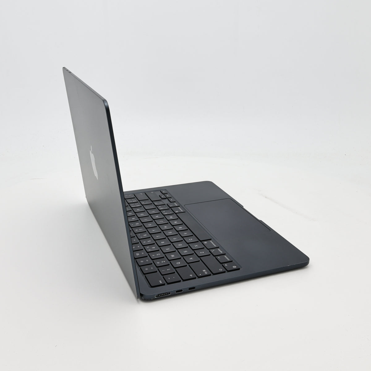 95新 Apple MacBook Air 22年 13寸 M2（8+10核） 8G RAM 512G SSD 午夜色