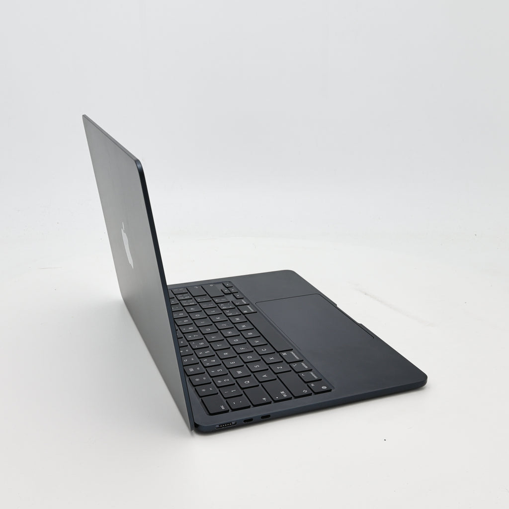 95新 Apple MacBook Air 22年 13寸 M2（8+8核） 8G RAM 256G SSD 午夜色