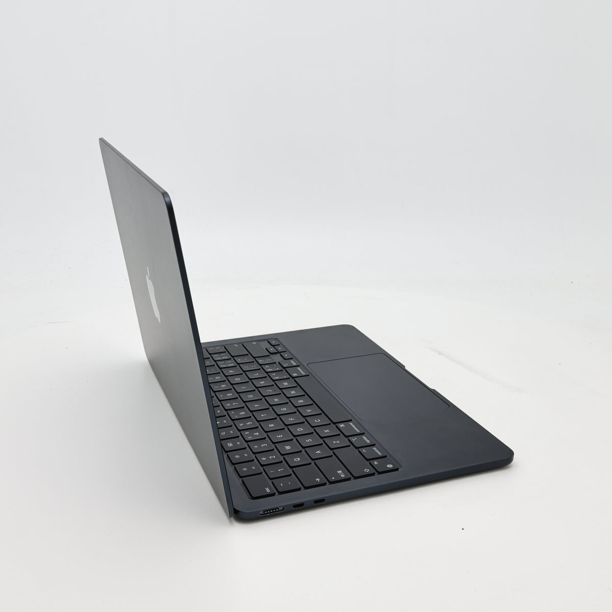 95新 Apple MacBook Air 22年 13寸 M2（8+8核） 8G RAM 256G SSD 午夜色