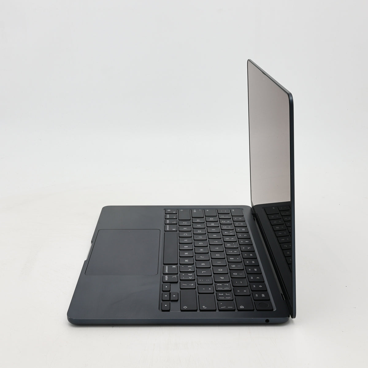 95新 Apple MacBook Air 22年 13寸 M2（8+8核） 8G RAM 256G SSD 午夜色