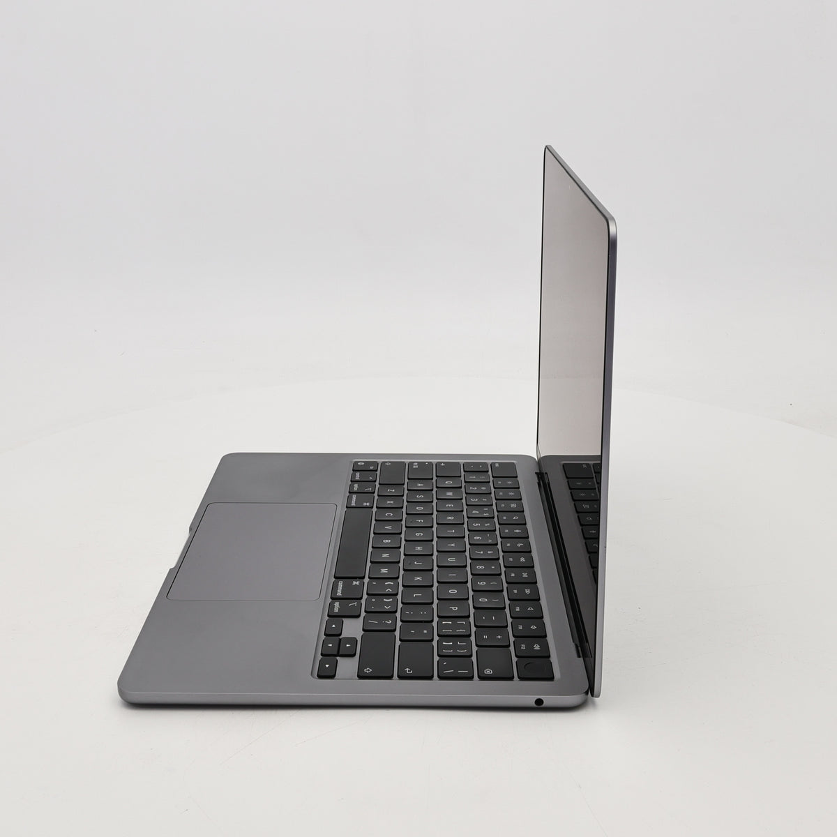 95新 Apple MacBook Air 22年 13寸 M2（8+8核） 8G RAM 256G SSD 深空灰色