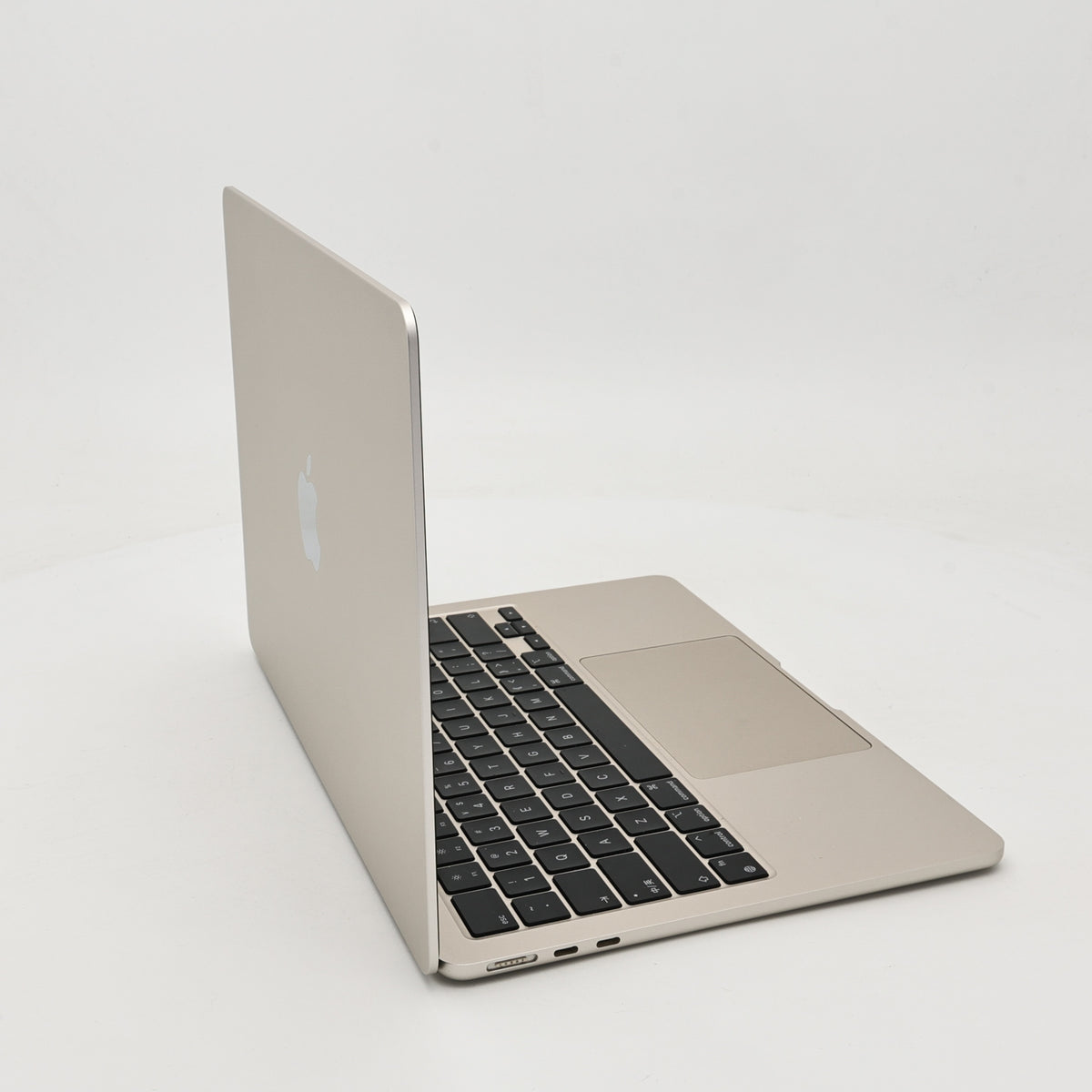 95新 Apple MacBook Air 22年 13寸 M2（8+8核） 8G RAM 256G SSD 星光色