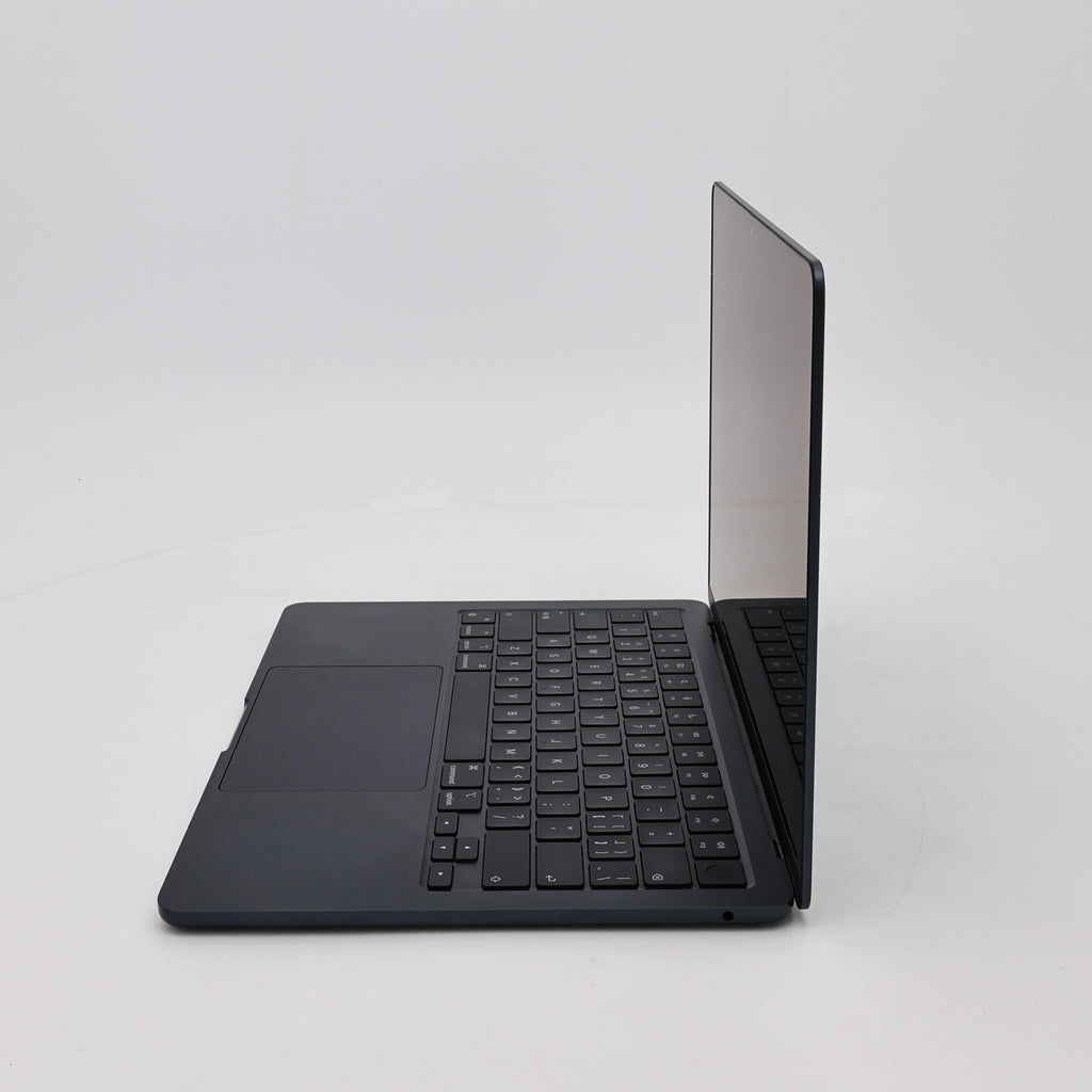 95新 Apple MacBook Air 22年 13寸 M2（8+8核） 8G RAM 256G SSD 午夜色