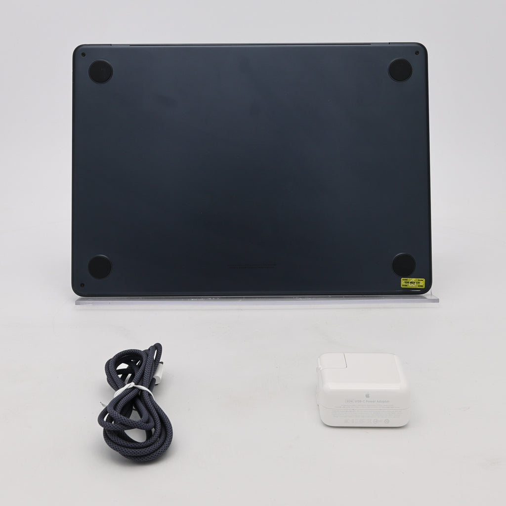 95新 Apple MacBook Air 22年 13寸 M2（8+8核） 8G RAM 256G SSD 午夜色