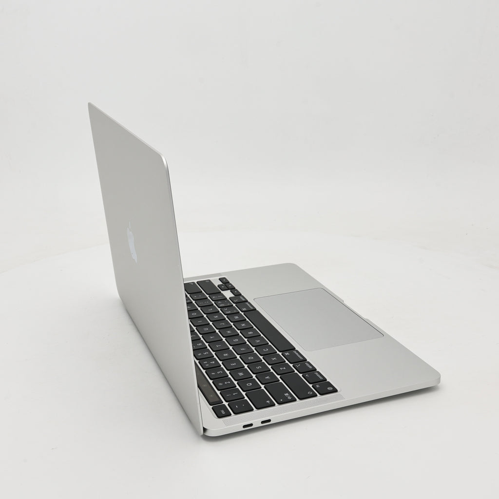 99新 Apple MacBook Pro 22年 13寸 M2（8+10核） 8G RAM 512G SSD 銀色