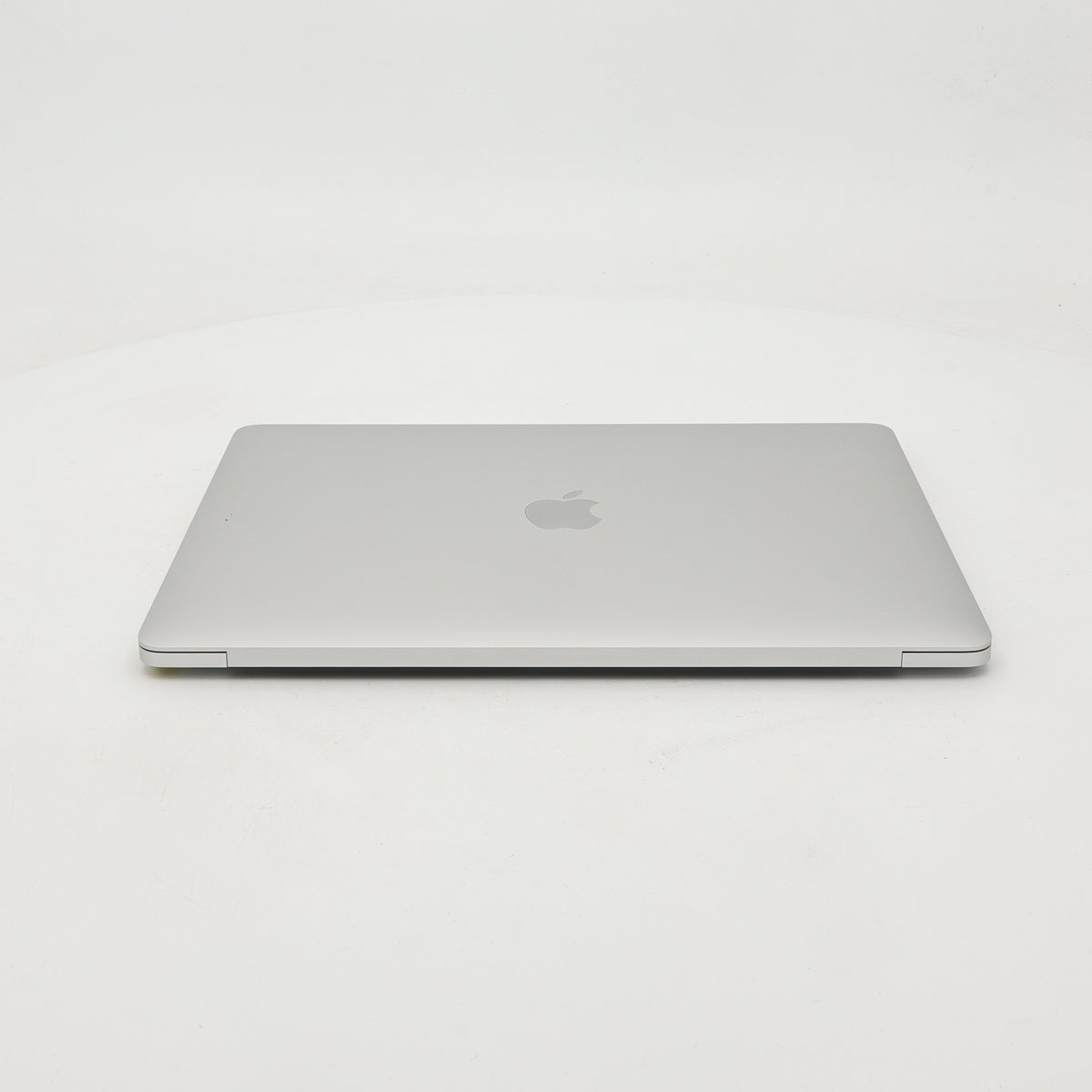 99新 Apple MacBook Pro 22年 13寸 M2（8+10核） 8G RAM 512G SSD 銀色