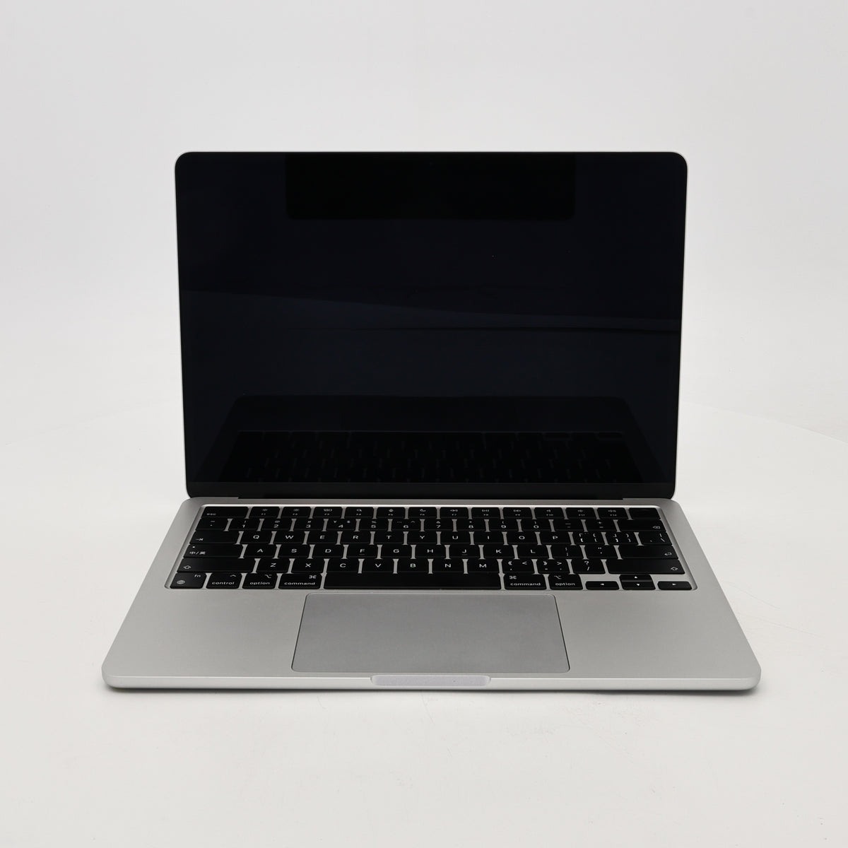 95新 Apple MacBook Air 22年 13寸 M2（8+8核） 8G RAM 256G SSD 銀色