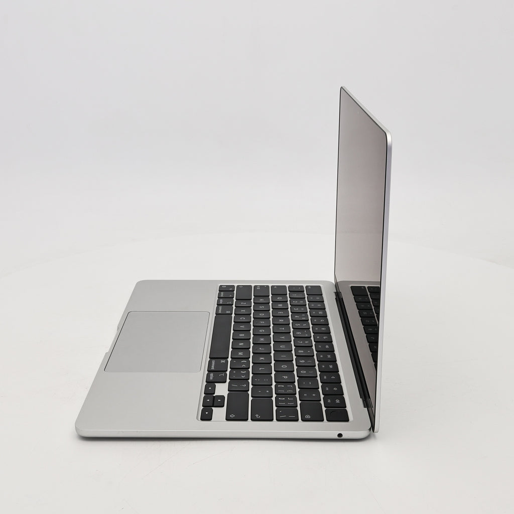 95新 Apple MacBook Air 22年 13寸 M2（8+8核） 8G RAM 256G SSD 銀色