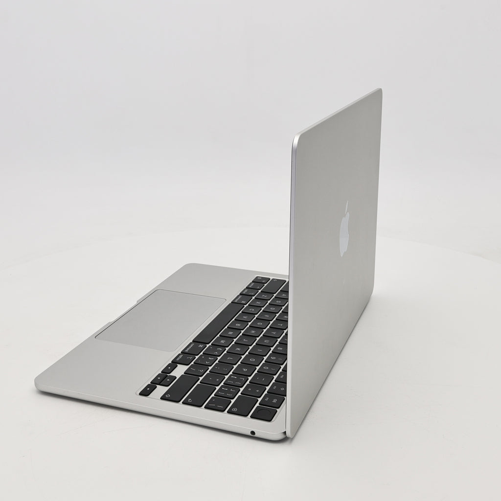 95新 Apple MacBook Air 22年 13寸 M2（8+8核） 8G RAM 256G SSD 銀色