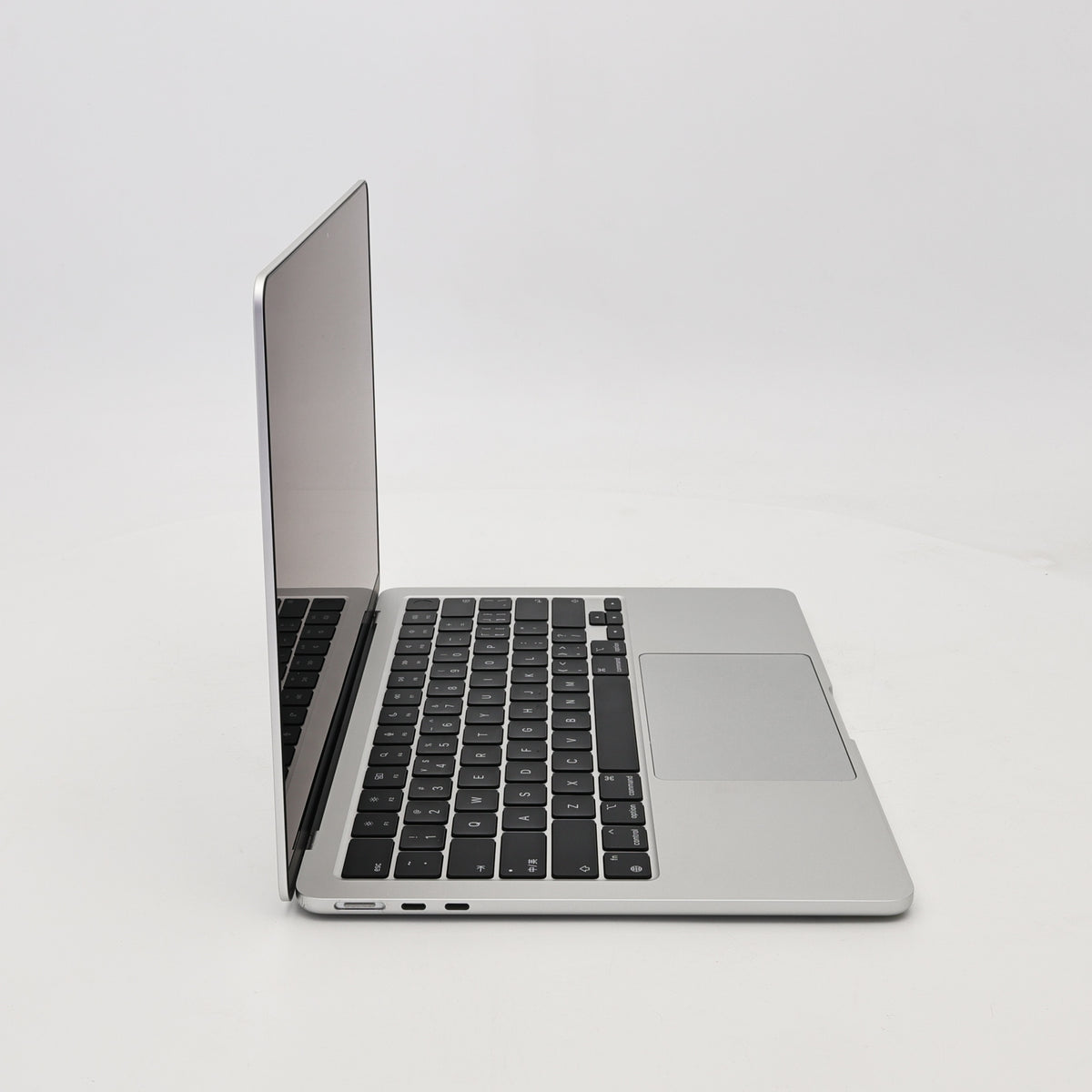 95新 Apple MacBook Air 22年 13寸 M2（8+8核） 8G RAM 256G SSD 銀色