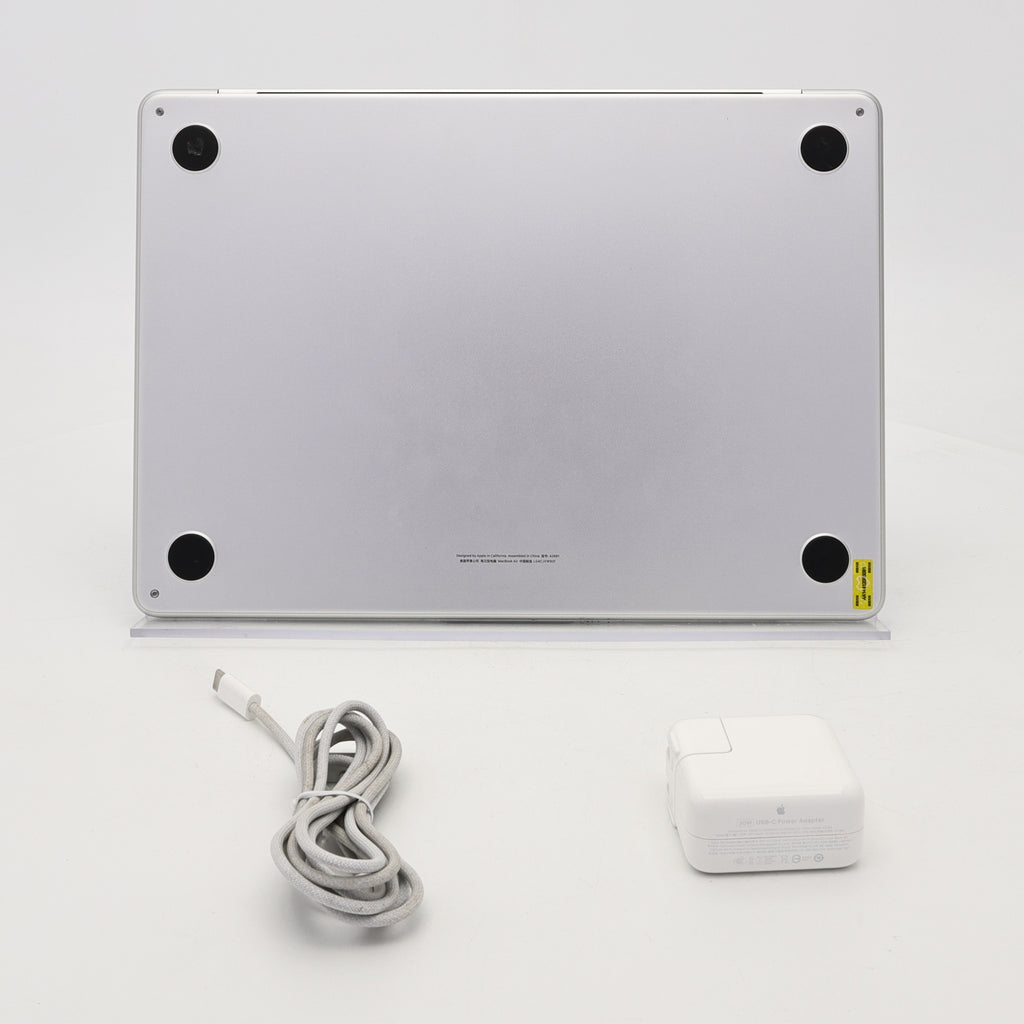 95新 Apple MacBook Air 22年 13寸 M2（8+8核） 8G RAM 256G SSD 銀色