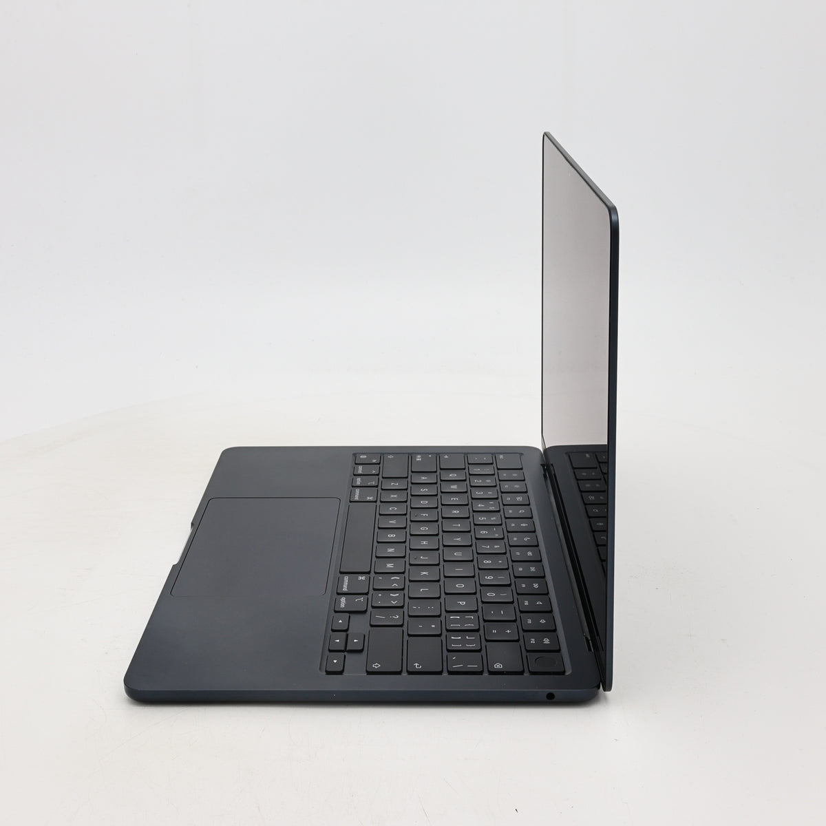 95新 Apple MacBook Air 22年 13寸 M2（8+8核） 8G RAM 256G SSD 午夜色