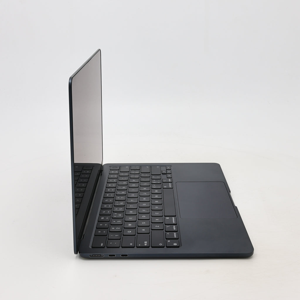 95新 Apple MacBook Air 22年 13寸 M2（8+8核） 8G RAM 256G SSD 午夜色