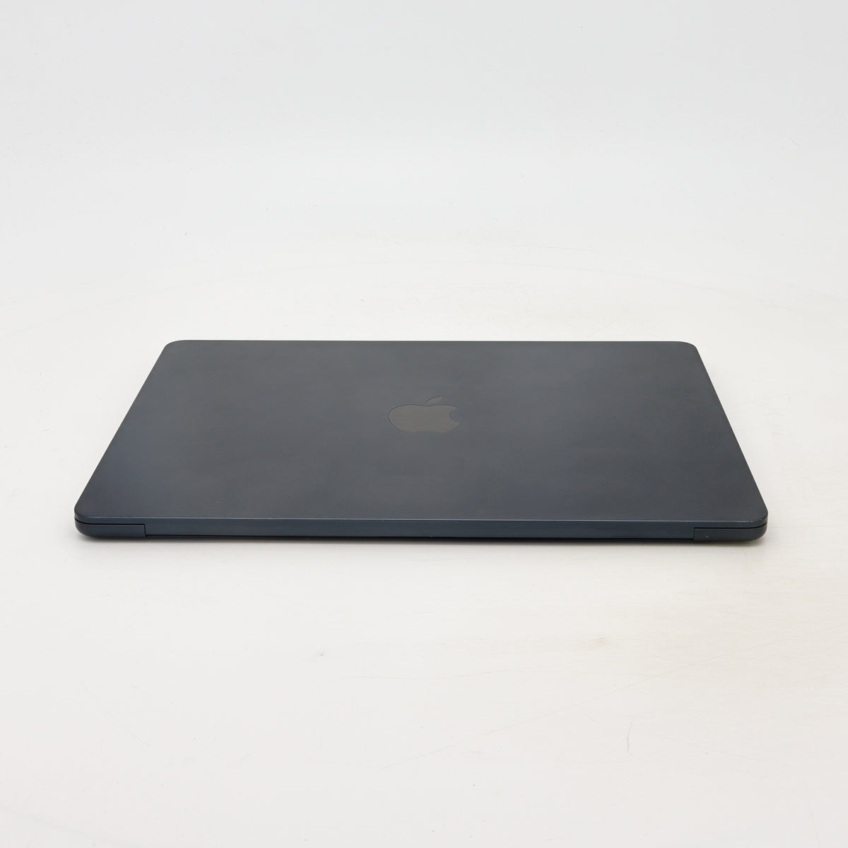 95新 Apple MacBook Air 22年 13寸 M2（8+8核） 8G RAM 256G SSD 午夜色