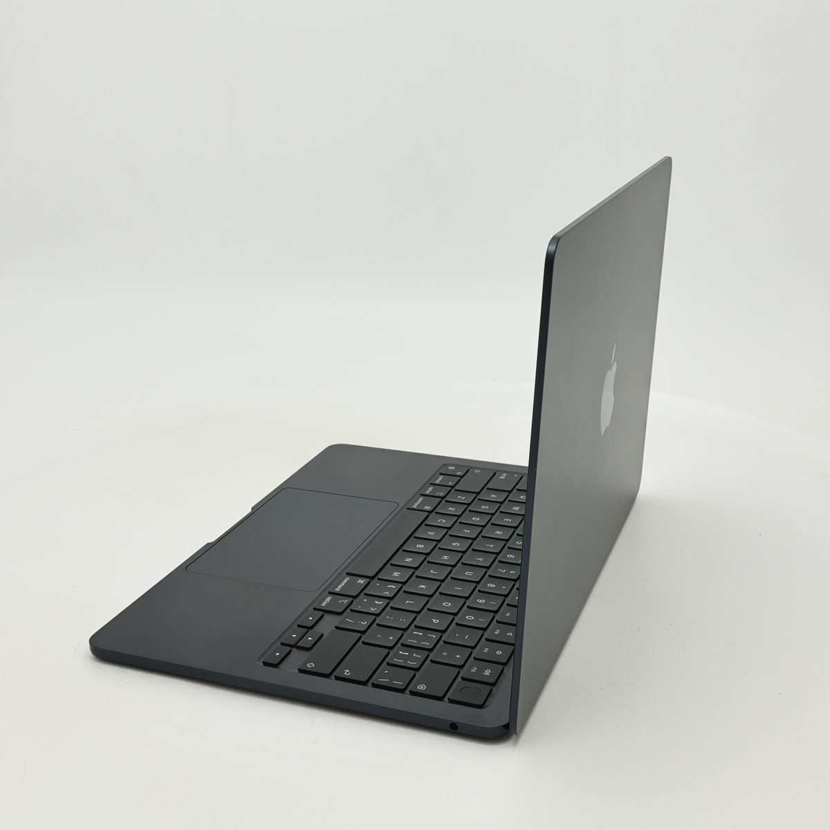 95新 Apple MacBook Air 22年 13寸 M2（8+10核） 8G RAM 512G SSD 午夜色