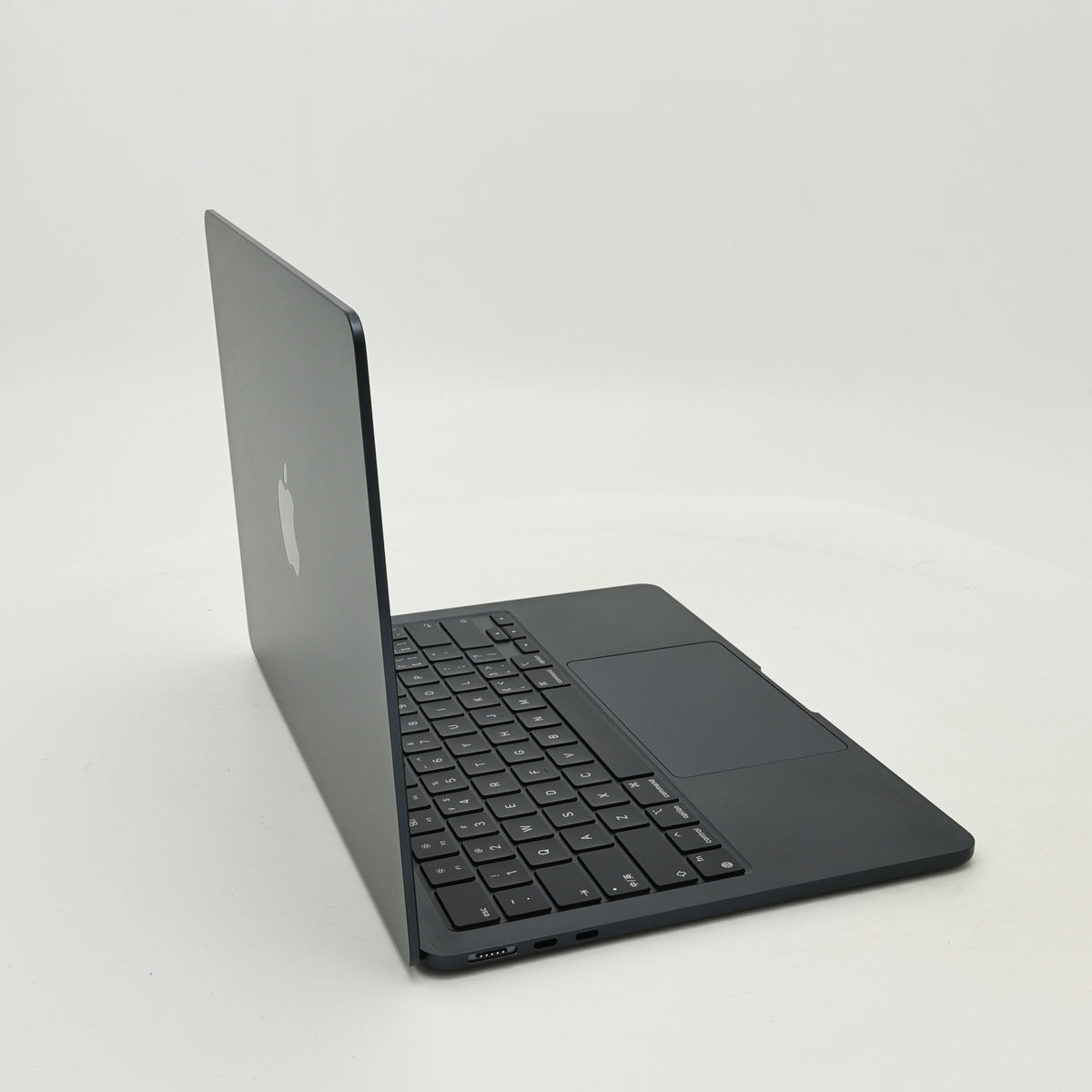 95新 Apple MacBook Air 22年 13寸 M2（8+10核） 8G RAM 512G SSD 午夜色