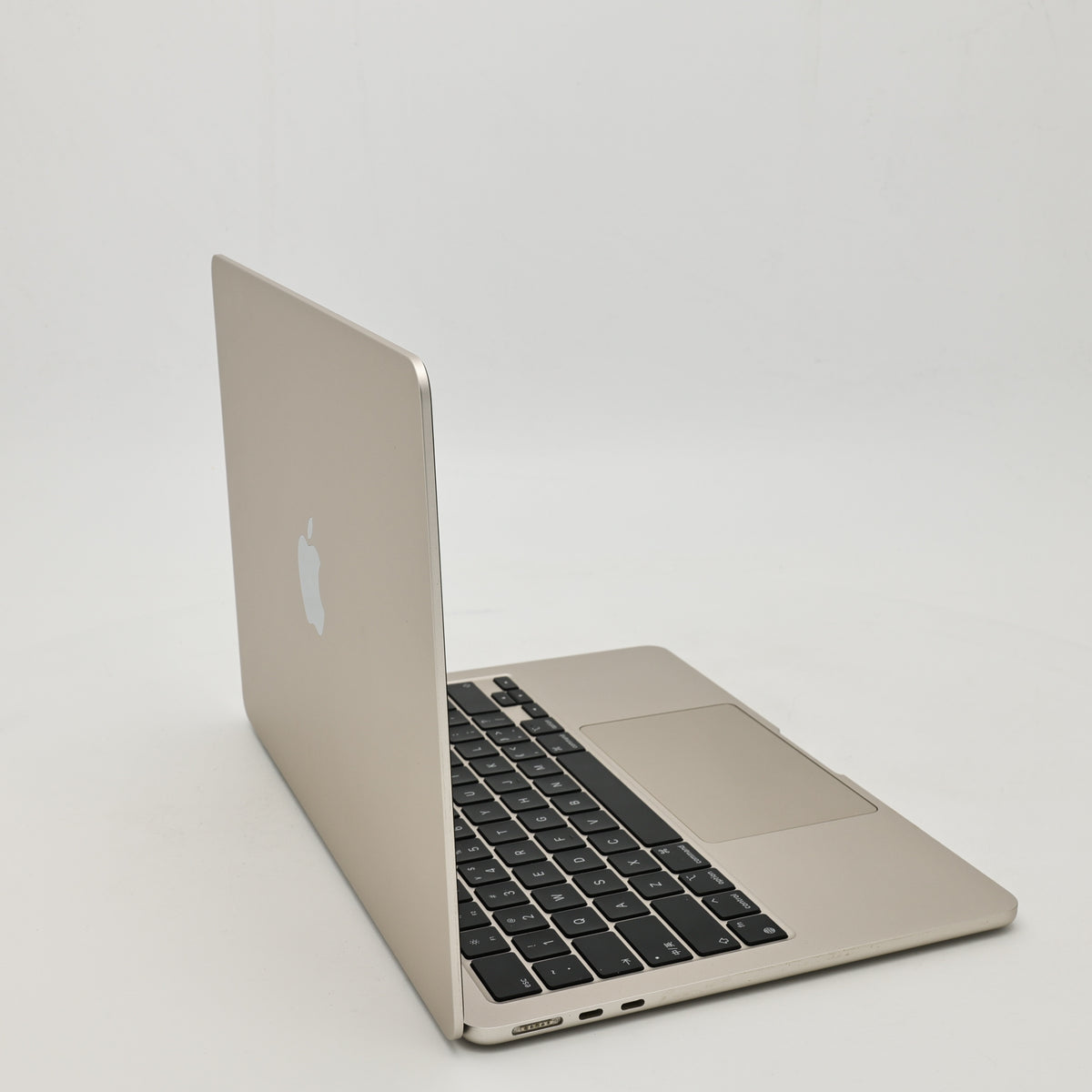 95新 Apple MacBook Air 22年 13寸 M2（8+10核） 8G RAM 512G SSD 星光色