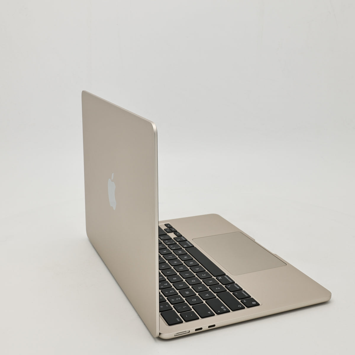 95新 Apple MacBook Air 22年 13寸 M2（8+8核） 8G RAM 256G SSD 星光色