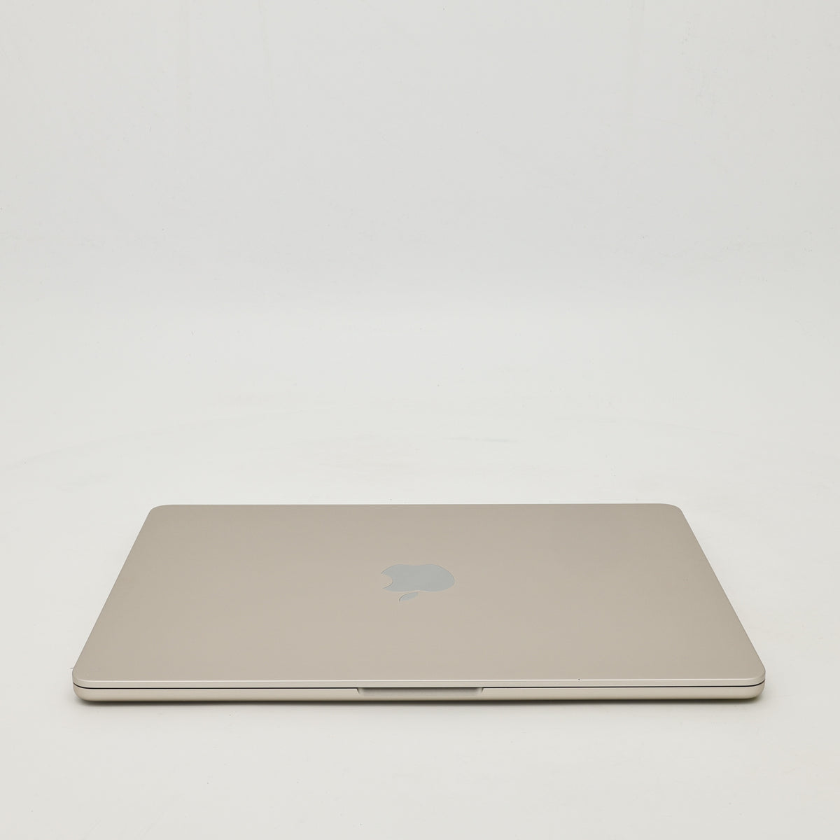 95新 Apple MacBook Air 22年 13寸 M2（8+8核） 8G RAM 256G SSD 星光色