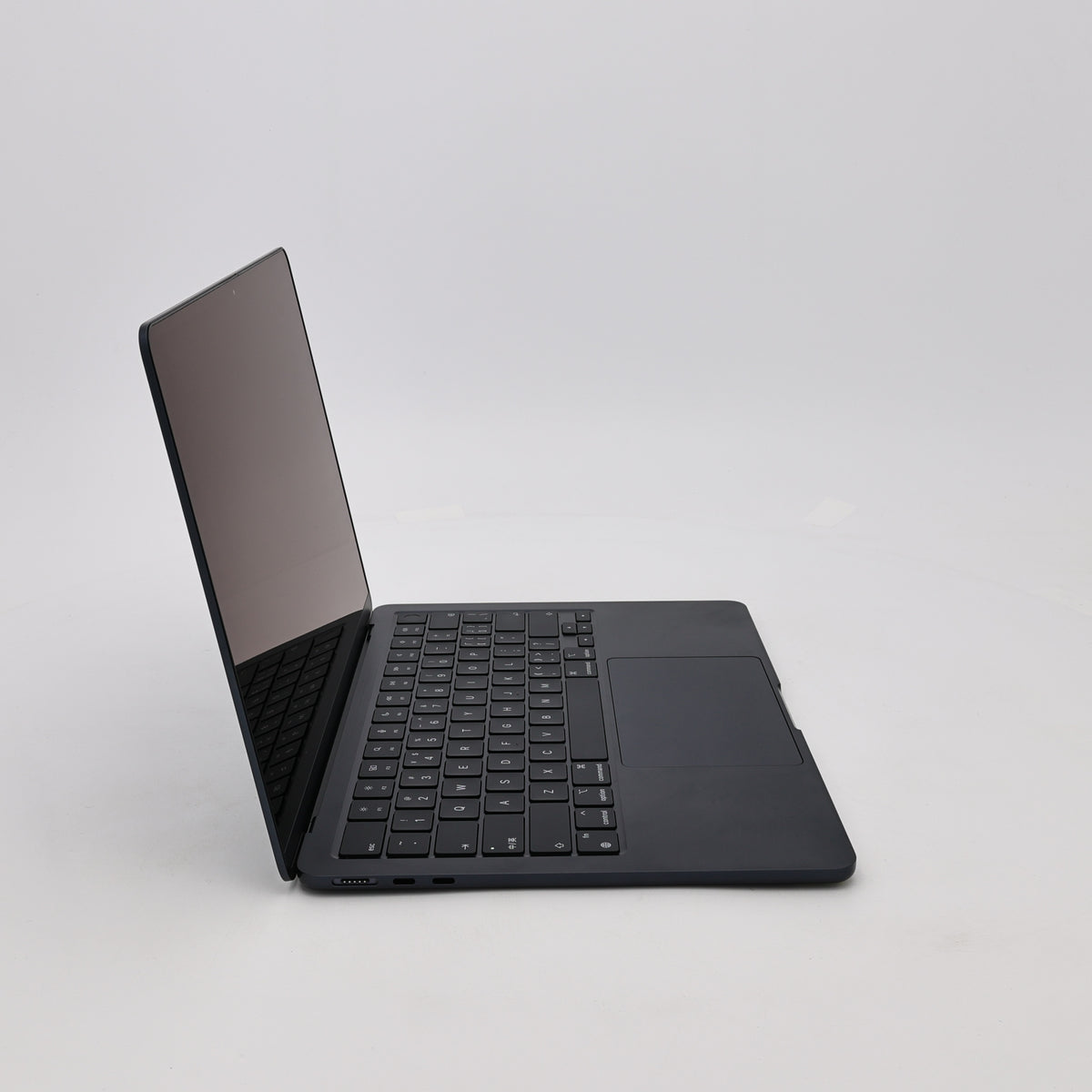 95新 Apple MacBook Air 22年 13寸 M2（8+8核） 8G RAM 256G SSD 午夜色