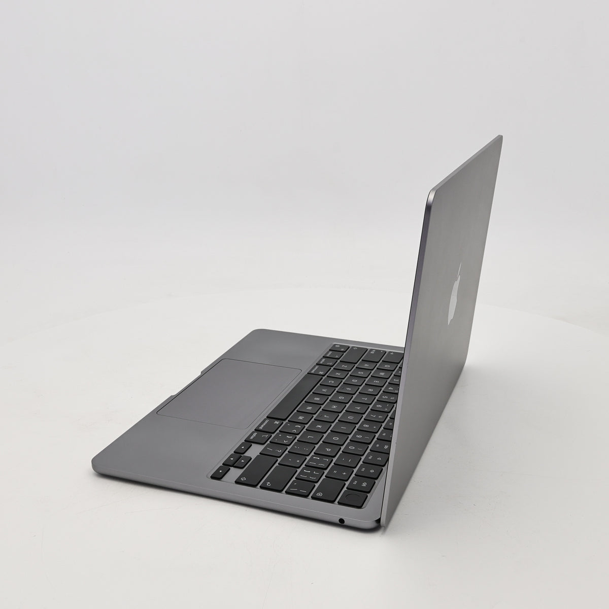 95新 Apple MacBook Air 22年 13寸 M2（8+8核） 8G RAM 256G SSD 深空灰色