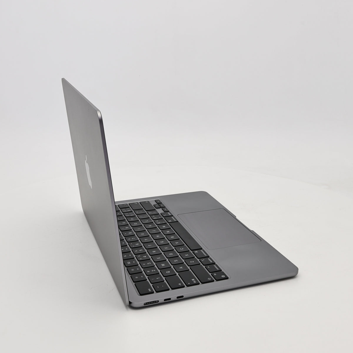 95新 Apple MacBook Air 22年 13寸 M2（8+8核） 8G RAM 256G SSD 深空灰色