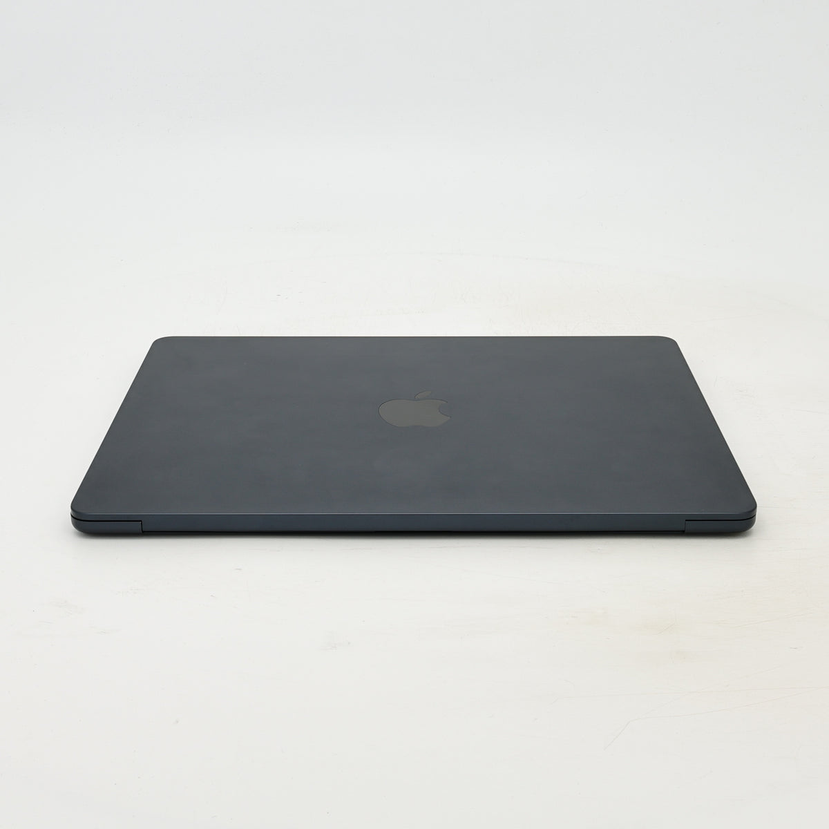 95新 Apple MacBook Air 22年 13寸 M2（8+8核） 8G RAM 256G SSD 午夜色
