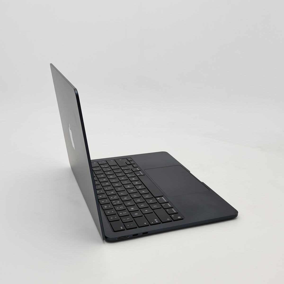 95新 Apple MacBook Air 22年 13寸 M2（8+10核） 8G RAM 512G SSD 午夜色