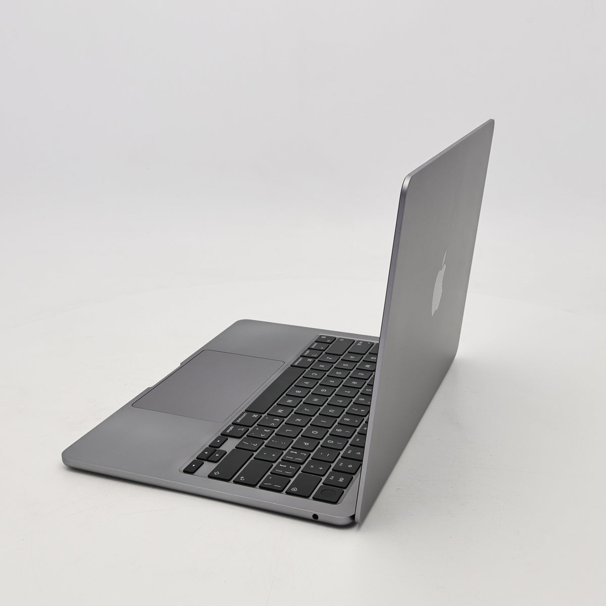 95新 Apple MacBook Air 22年 13寸 M2（8+10核） 16G RAM 256G SSD 深空灰色