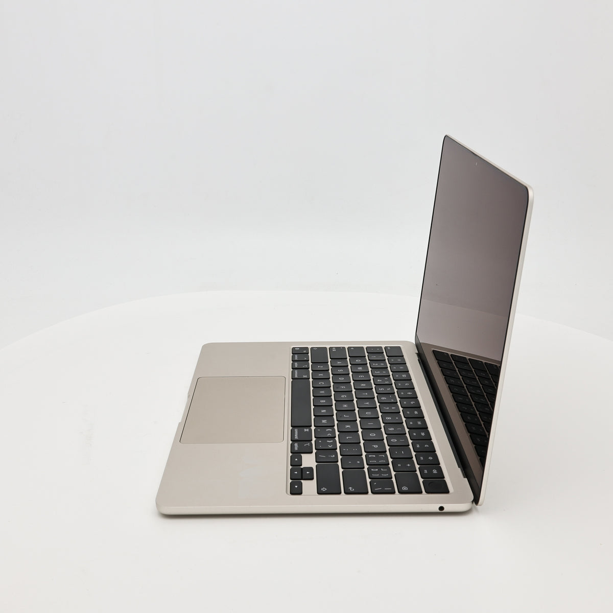 95新 Apple MacBook Air 22年 13寸 M2（8+10核） 8G RAM 512G SSD 星光色