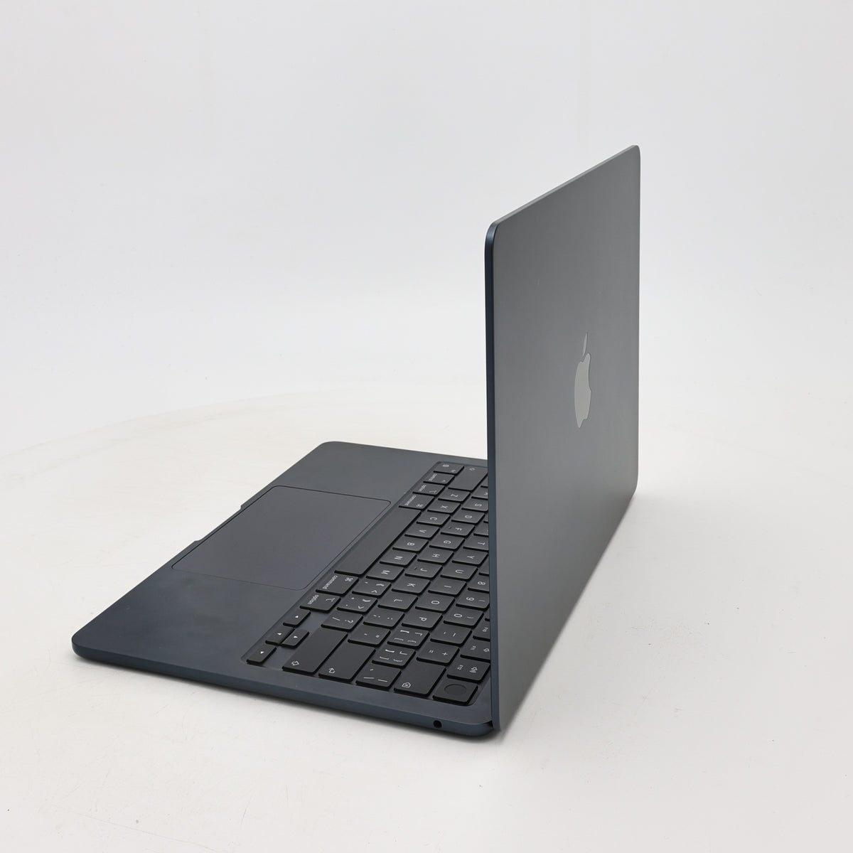 95新 Apple MacBook Air 22年 13寸 M2（8+8核） 8G RAM 256G SSD 午夜色