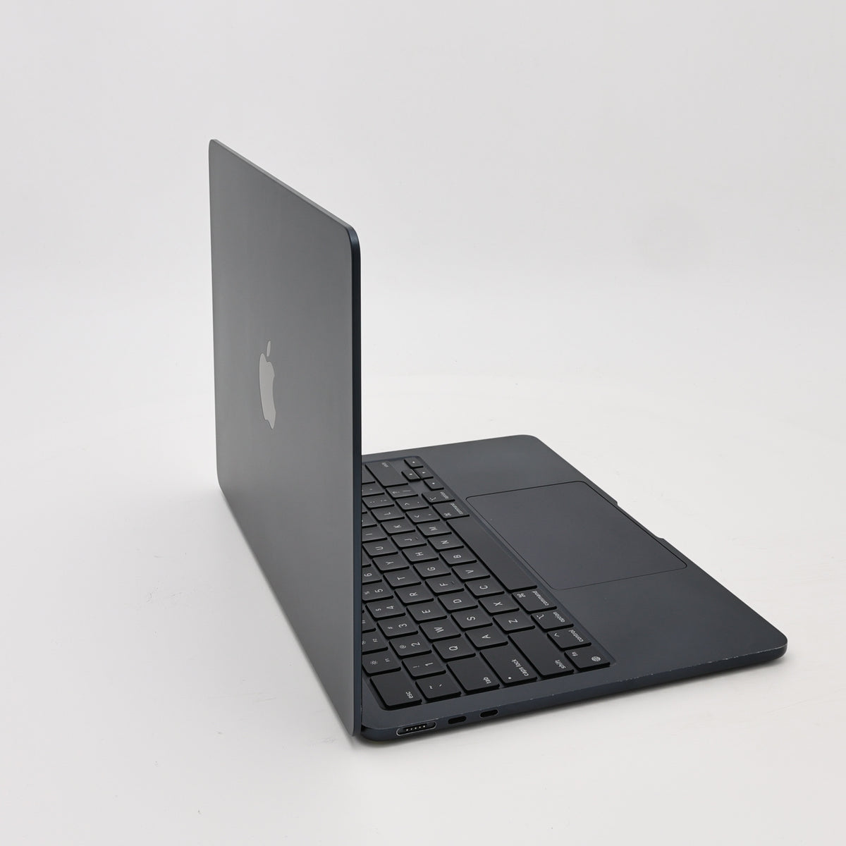 95新 Apple MacBook Air 22年 13寸 M2（8+10核） 8G RAM 512G SSD 午夜色