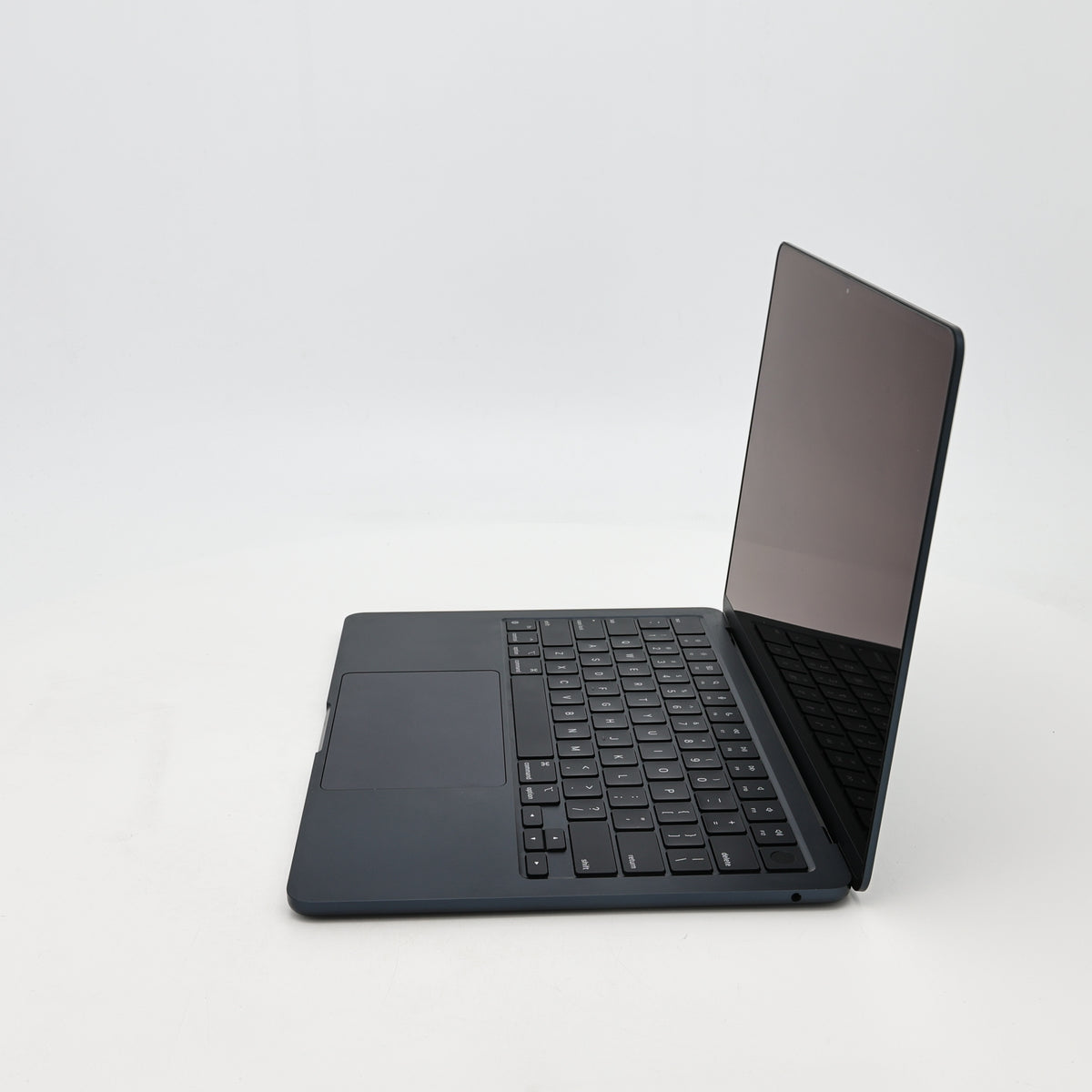 95新 Apple MacBook Air 22年 13寸 M2（8+8核） 8G RAM 256G SSD 午夜色