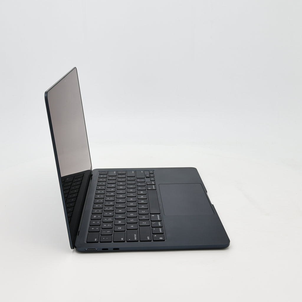 95新 Apple MacBook Air 22年 13寸 M2（8+8核） 8G RAM 256G SSD 午夜色