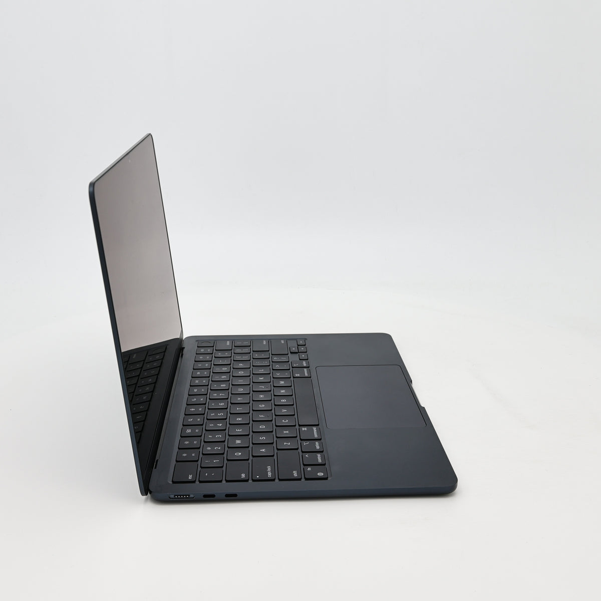 95新 Apple MacBook Air 22年 13寸 M2（8+8核） 8G RAM 256G SSD 午夜色