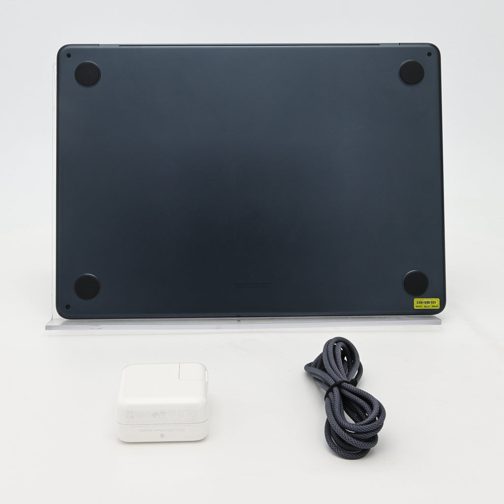 95新 Apple MacBook Air 22年 13寸 M2（8+8核） 8G RAM 256G SSD 午夜色