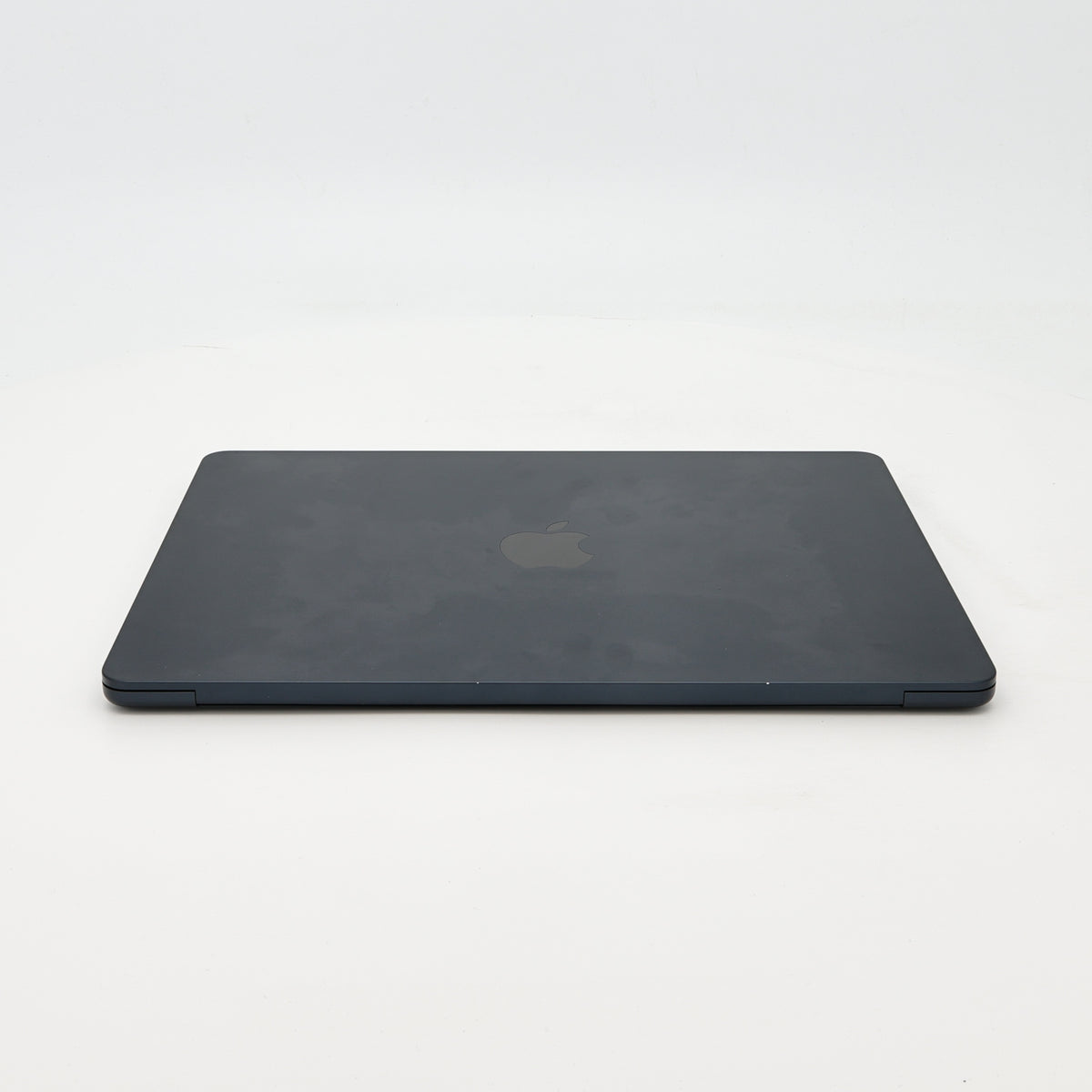 95新 Apple MacBook Air 22年 13寸 M2（8+8核） 8G RAM 256G SSD 午夜色