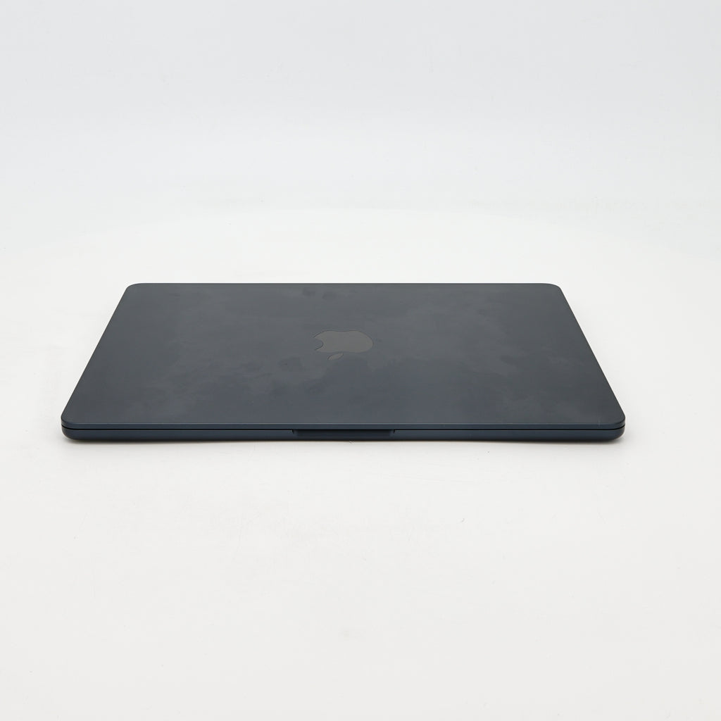 95新 Apple MacBook Air 22年 13寸 M2（8+8核） 8G RAM 256G SSD 午夜色