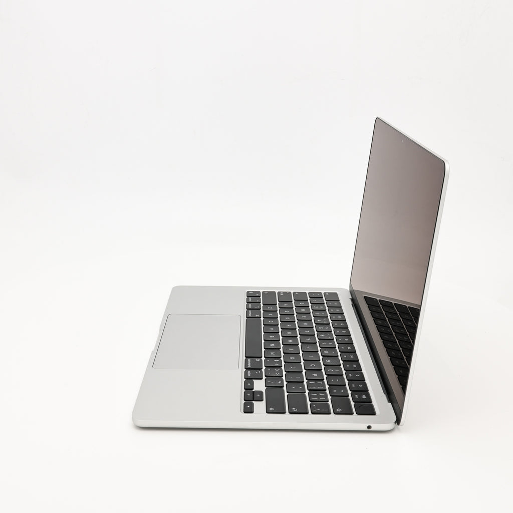 99新 Apple MacBook Air 22年 13寸 M2（8+8核） 8G RAM 256G SSD 銀色