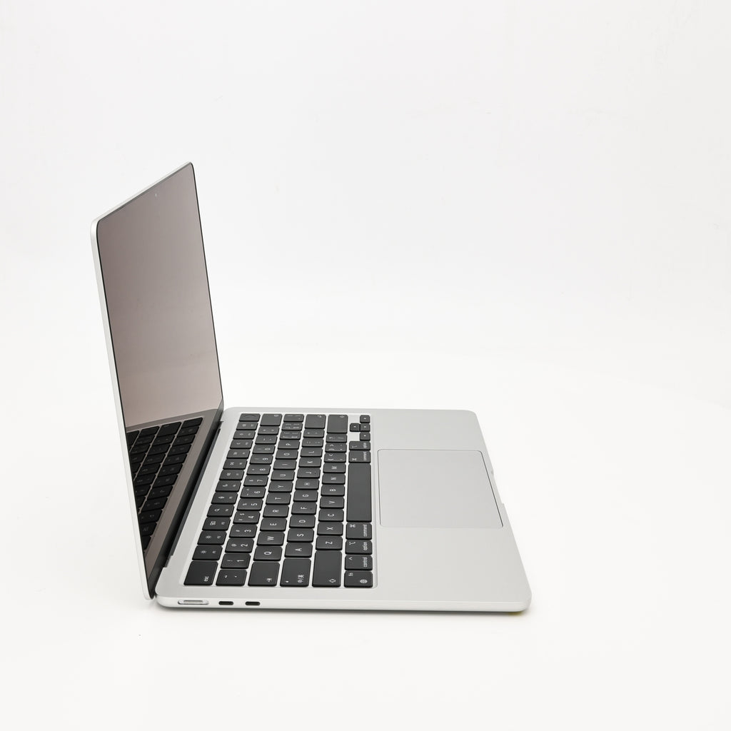 99新 Apple MacBook Air 22年 13寸 M2（8+8核） 8G RAM 256G SSD 銀色