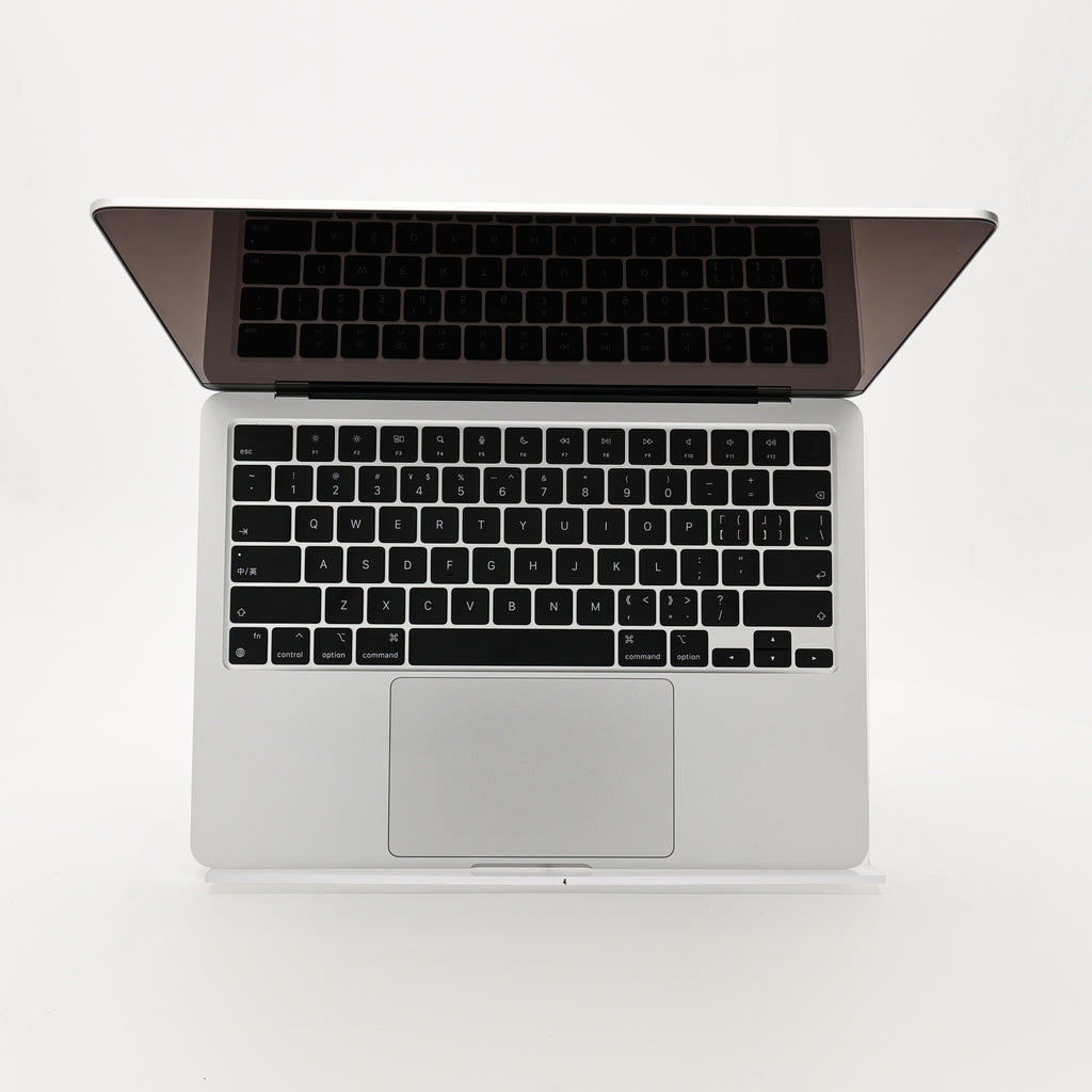 99新 Apple MacBook Air 22年 13寸 M2（8+8核） 8G RAM 256G SSD 銀色