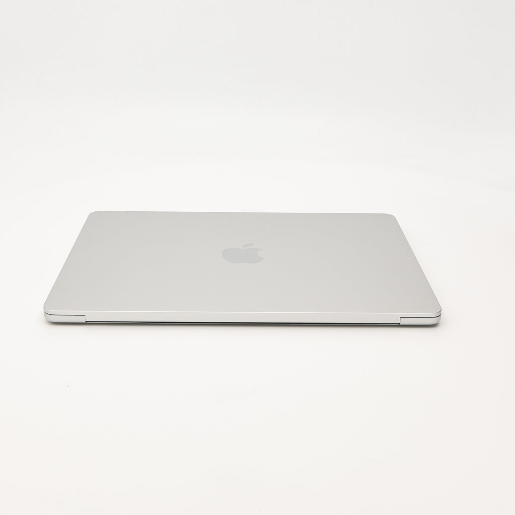 99新 Apple MacBook Air 22年 13寸 M2（8+8核） 8G RAM 256G SSD 銀色