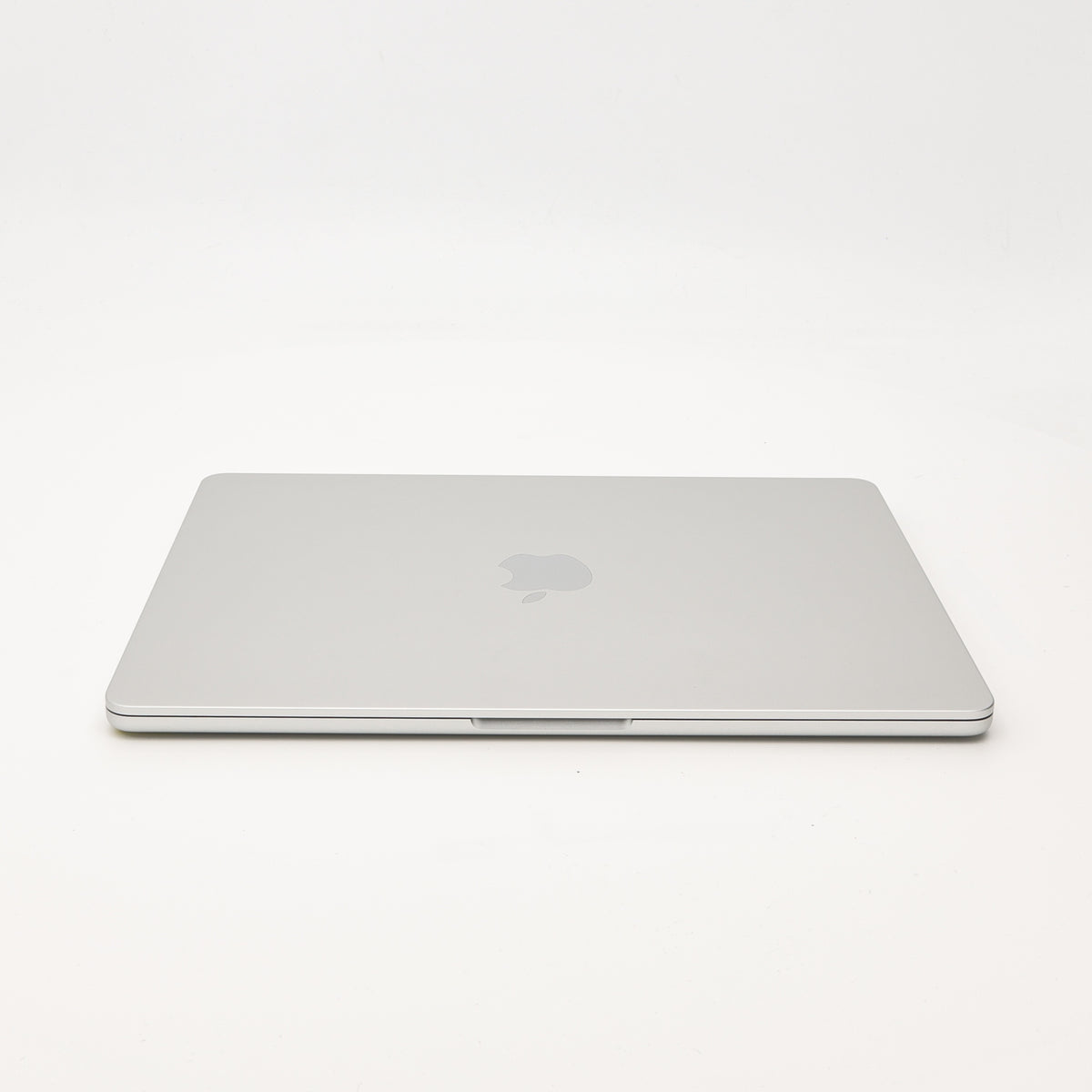 99新 Apple MacBook Air 22年 13寸 M2（8+8核） 8G RAM 256G SSD 銀色