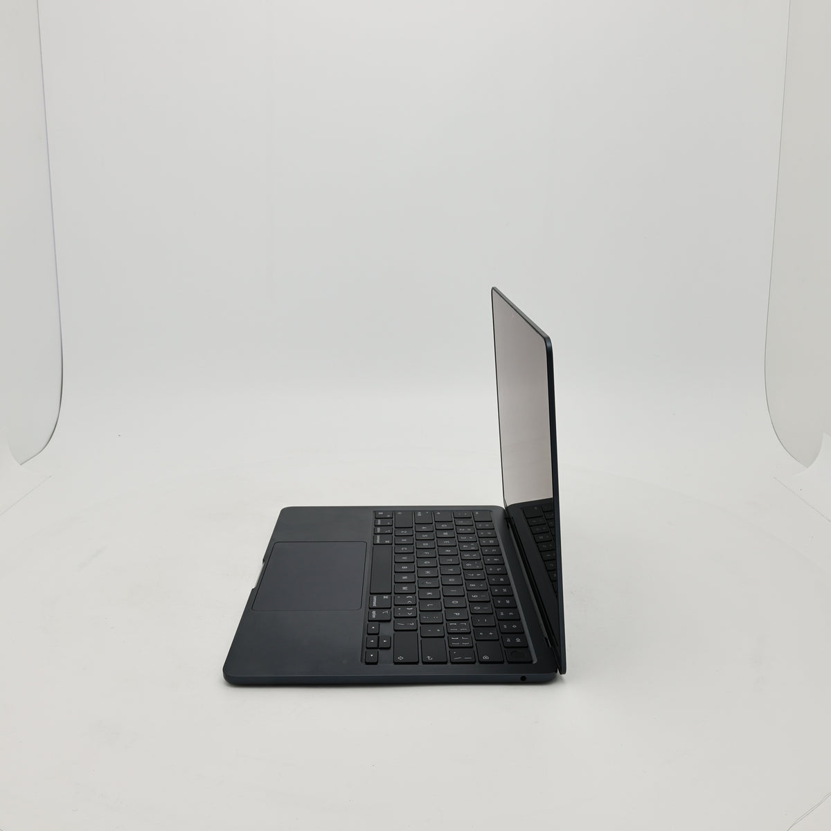 95新 Apple MacBook Air 22年 13寸 M2（8+8核） 8G RAM 256G SSD 午夜色