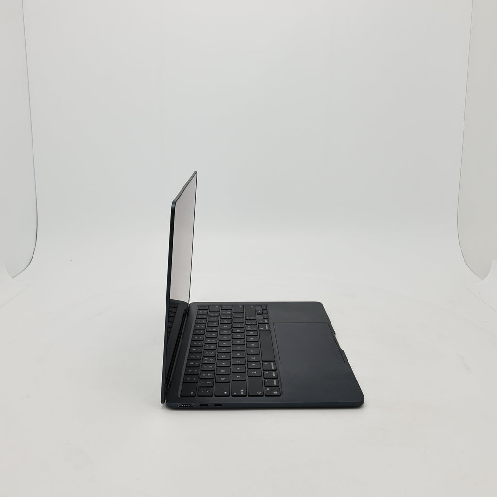 95新 Apple MacBook Air 22年 13寸 M2（8+8核） 8G RAM 256G SSD 午夜色