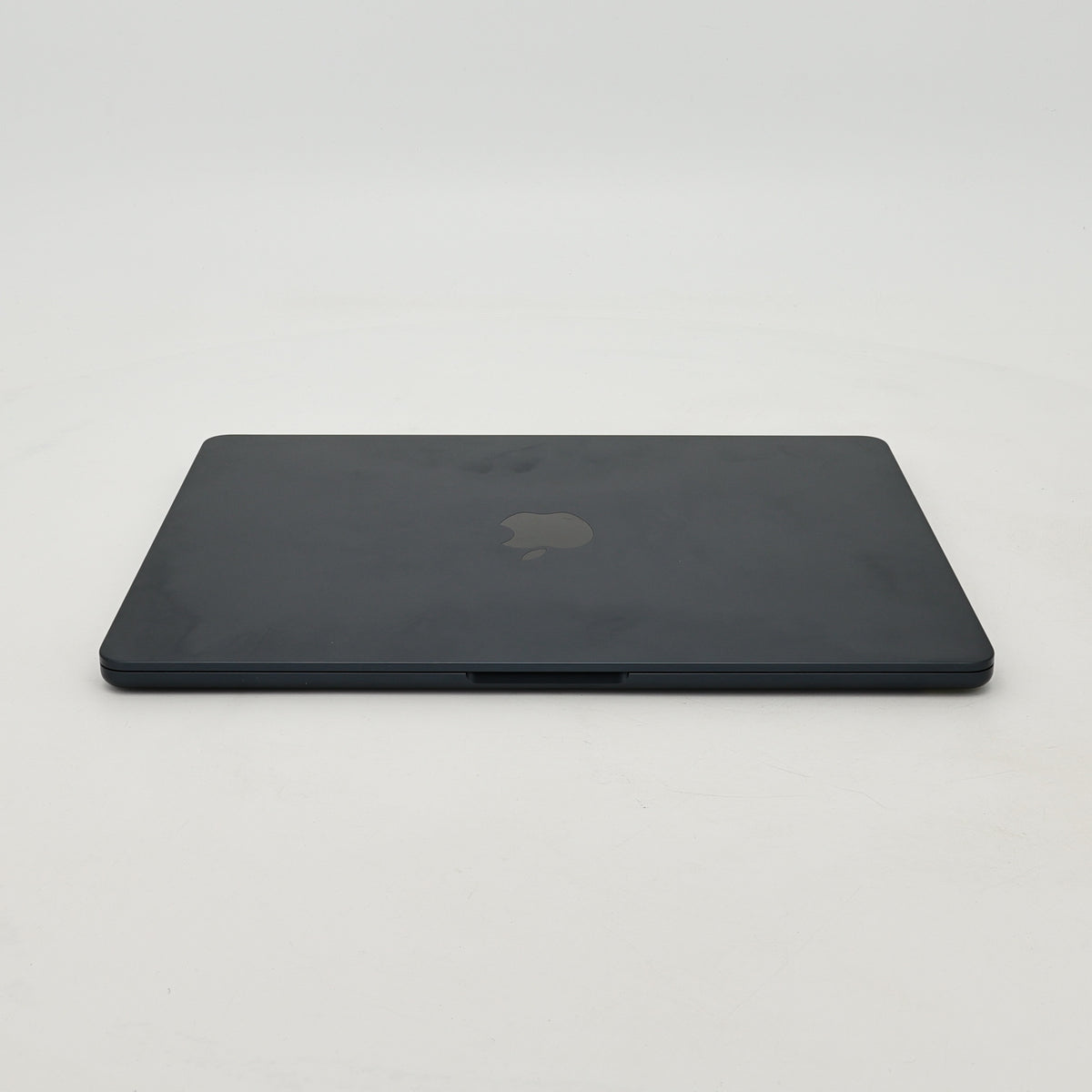95新 Apple MacBook Air 22年 13寸 M2（8+8核） 8G RAM 256G SSD 午夜色