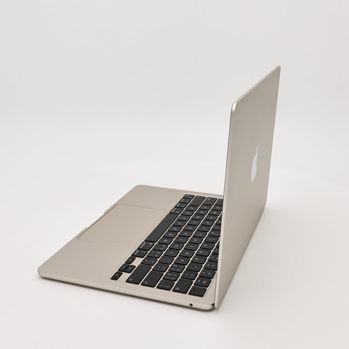 99新 Apple MacBook Air 22年 13寸 M2（8+8核） 16G RAM 256G SSD 星光色