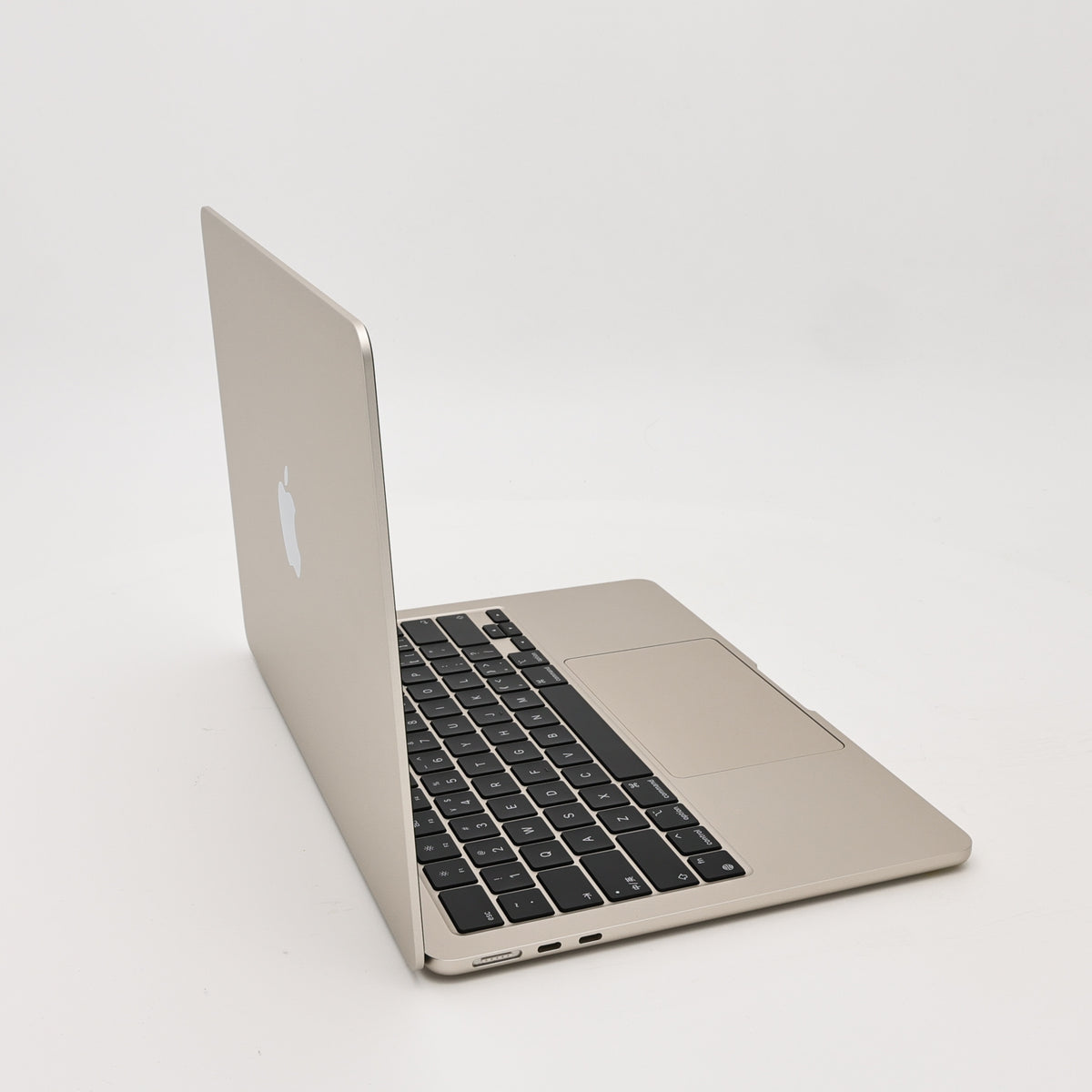 99新 Apple MacBook Air 22年 13寸 M2（8+8核） 16G RAM 256G SSD 星光色