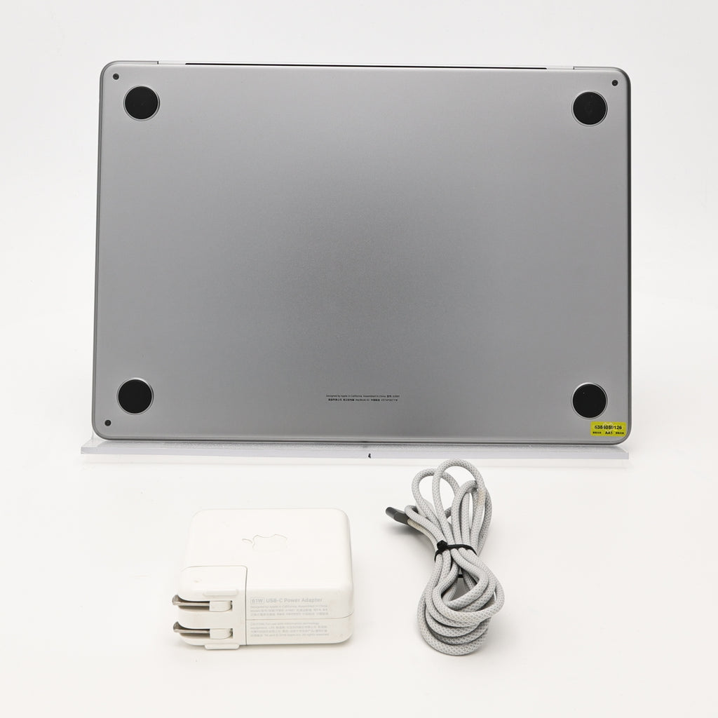 95新 Apple MacBook Air 22年 13寸 M2（8+10核） 8G RAM 512G SSD 深空灰色